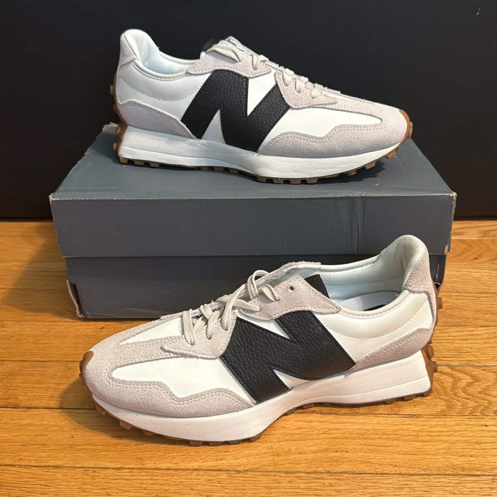 New Balance 327 Moonbeam/Black, Women’s 9.5